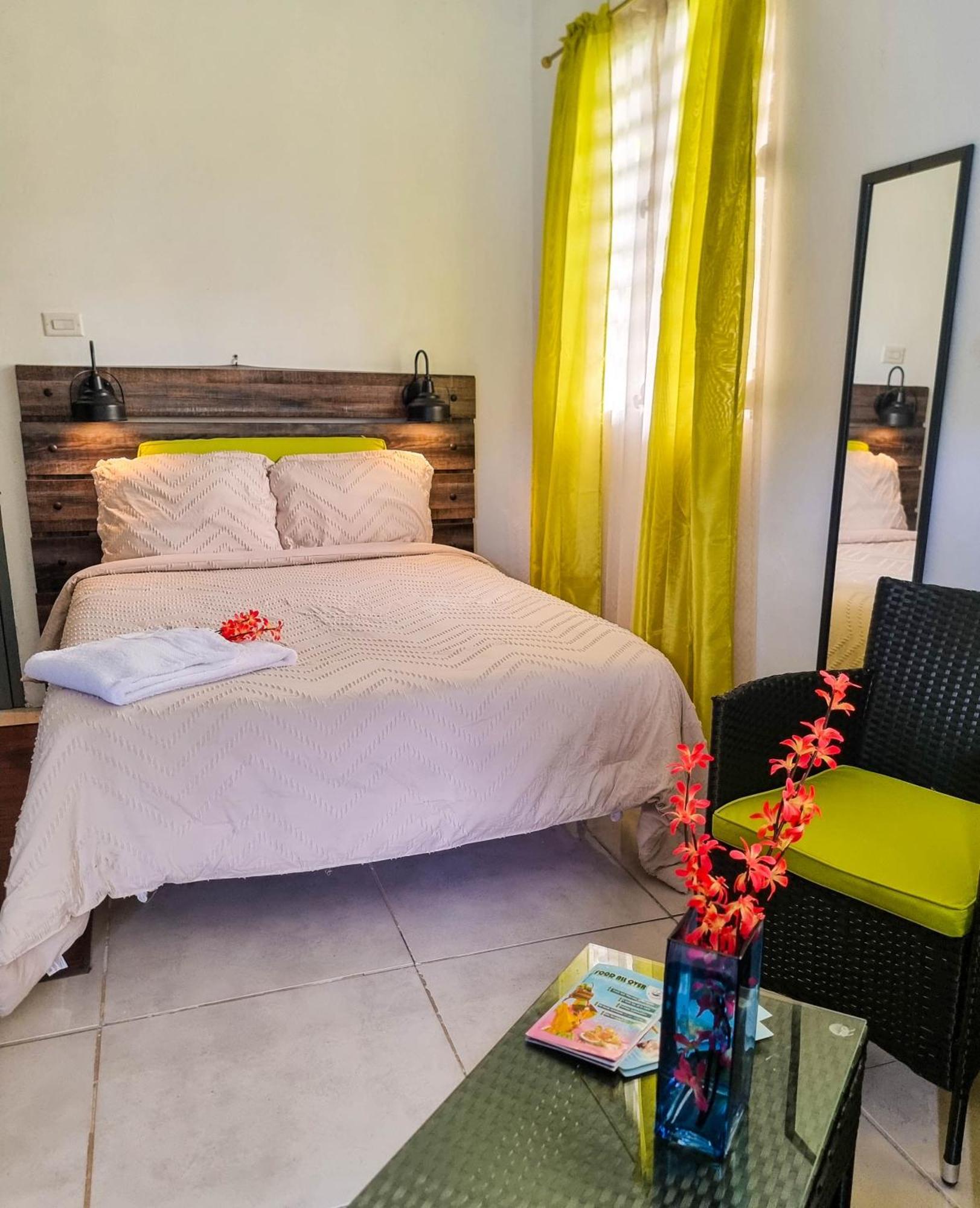 Cattleya Flor Hotel Oranjestad  外观 照片